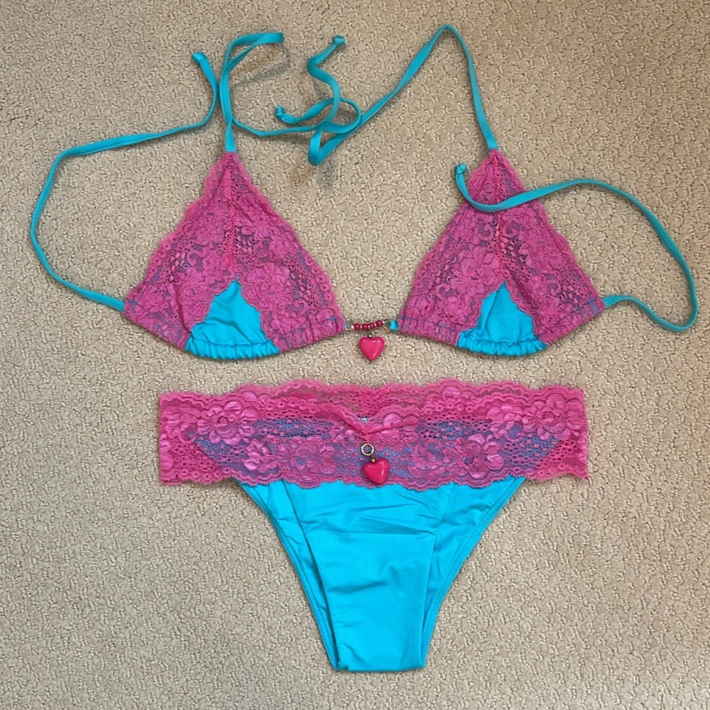 BNWT Beach bunny candy shop L M set. Very rare